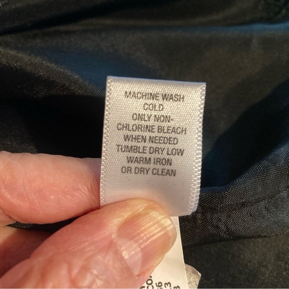 Banana Republic Pencil Mini-Skirt, Size 12, Gray & Black Stripes, Wool Blend - Picture 7 of 8